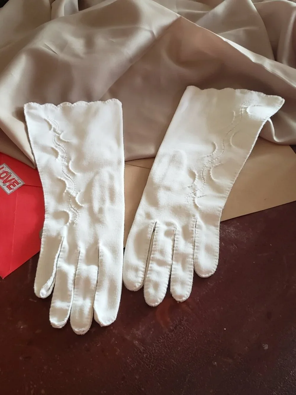 VINTAGE VAN RAALTE REINDOE HIGH FASHION WHITE GLOVES